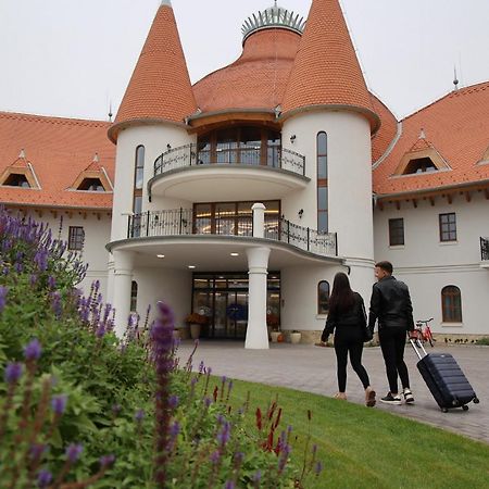 Hungarikum Hotel Lakitelek Exteriör bild