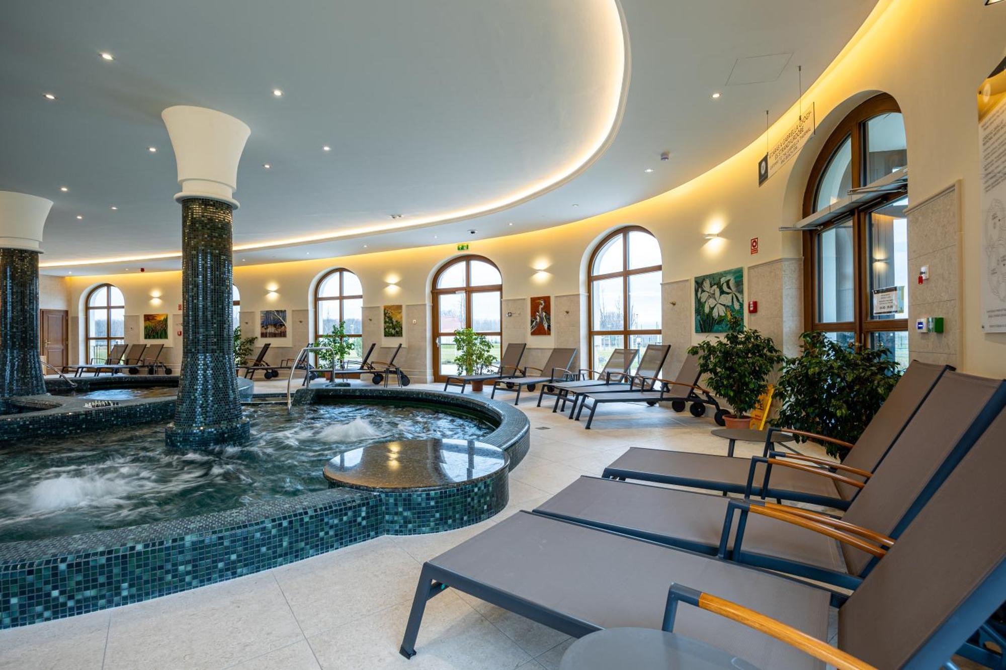 Hungarikum Hotel Lakitelek Exteriör bild