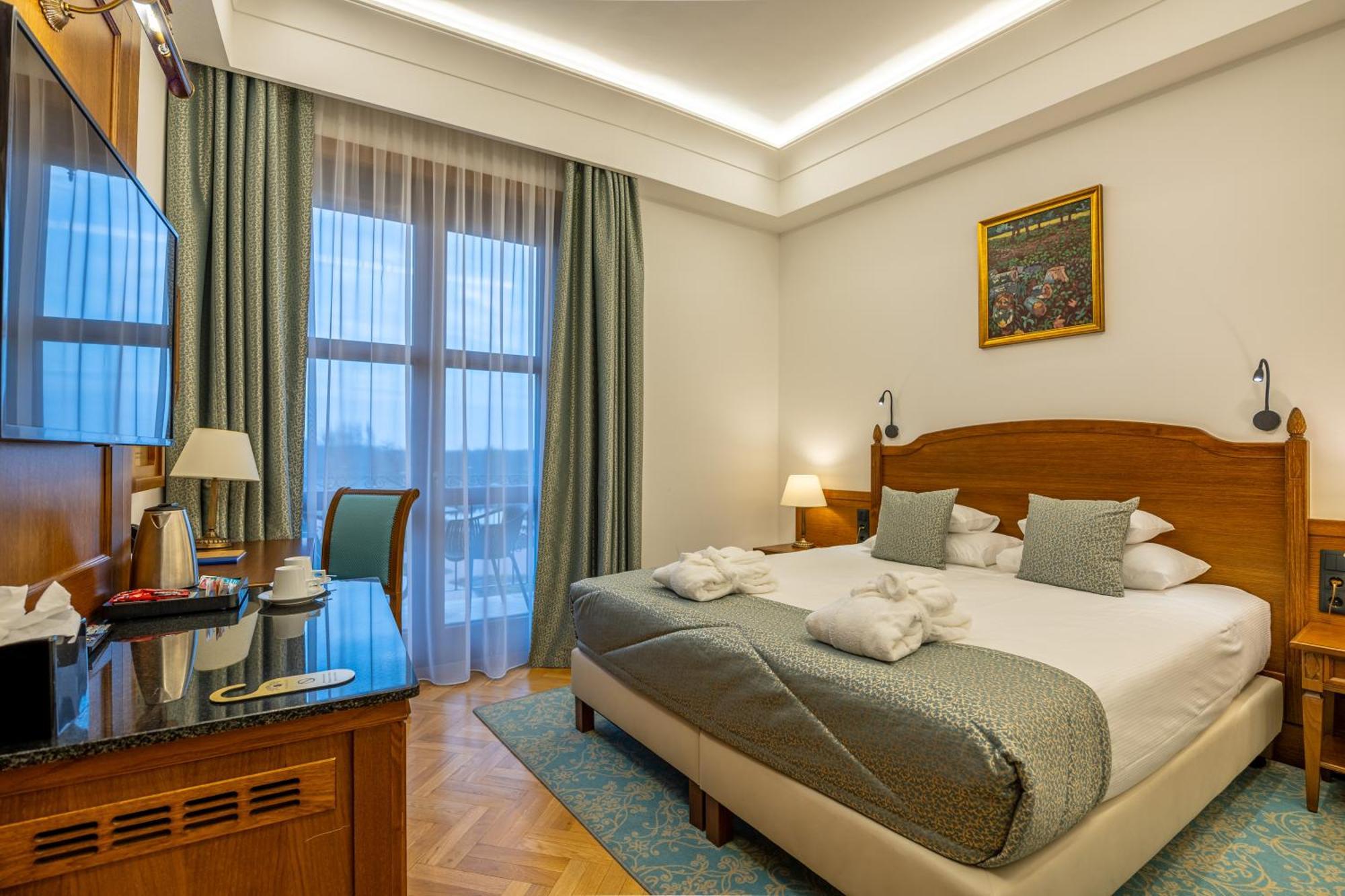 Hungarikum Hotel Lakitelek Exteriör bild